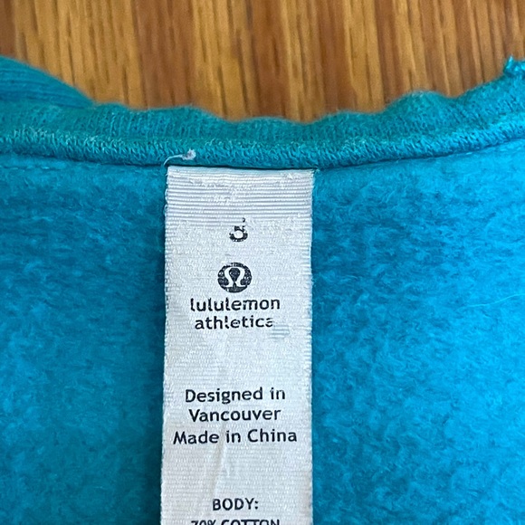 Lululemon stripe scuba hoodie size 8 - Picture 3 of 3